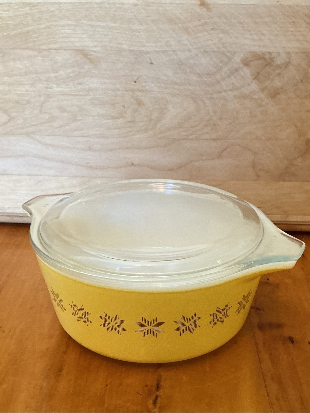 Vintage “Town and Country” Yellow Starburst 1 1/2 pint Casserole Dish w/ Lid